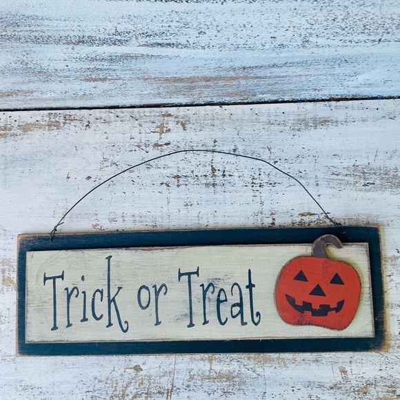 *Trick or Treat Layered Sign w/Jack O Lantern - Picture 8 of 10